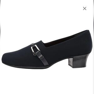 MUNRO NWT BLACK STRETCH FABRIC HEELS SZ 5.5 WOMENS